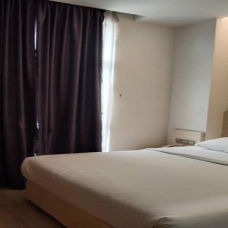 Minimalist Hotel Johor Bahru Extérieur photo