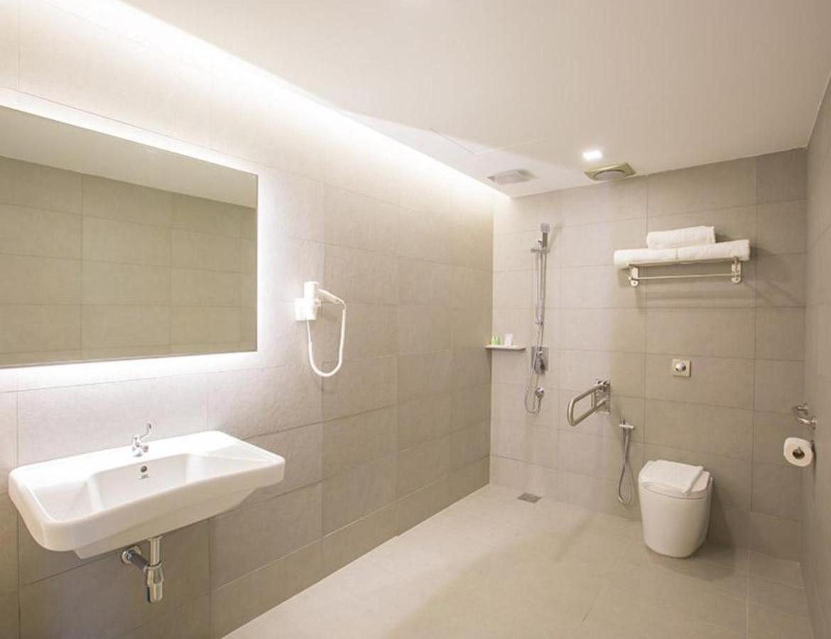 Minimalist Hotel Johor Bahru Extérieur photo