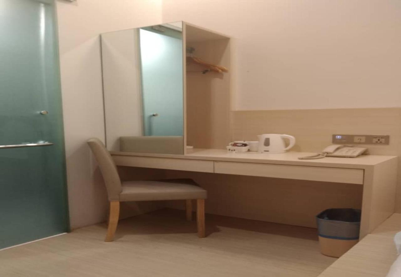 Minimalist Hotel Johor Bahru Extérieur photo